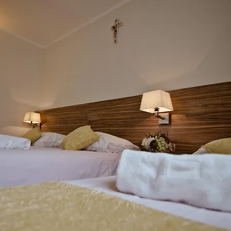 Luna Hotel 4*
